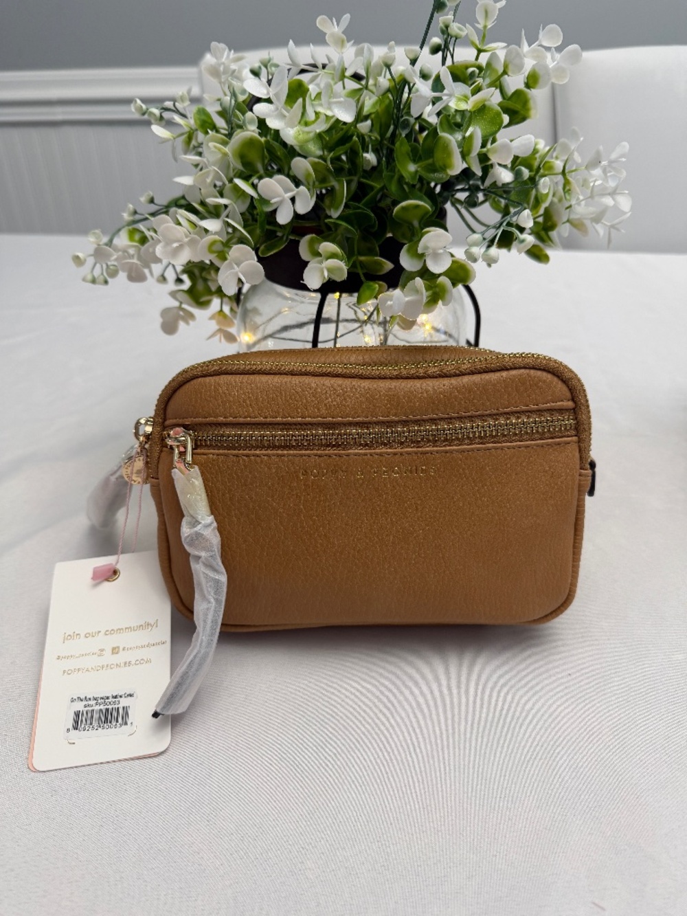 Poppy & Peonies On the run in Camel